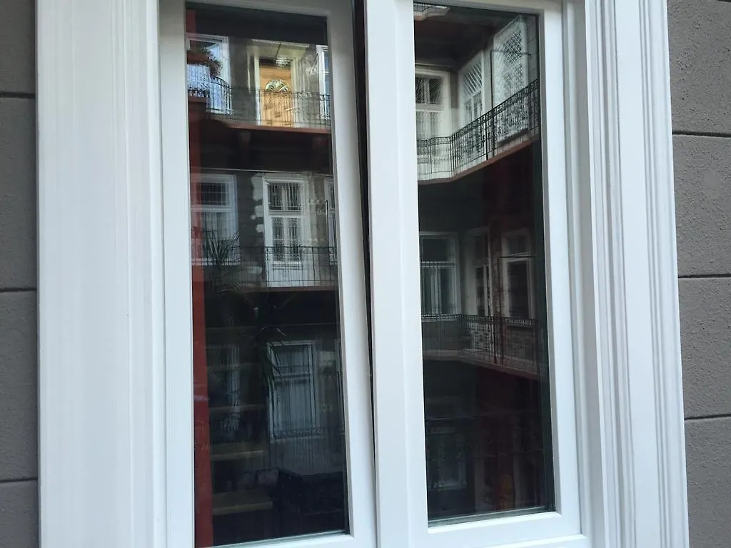 Cozy Apartments Budapest 0*,